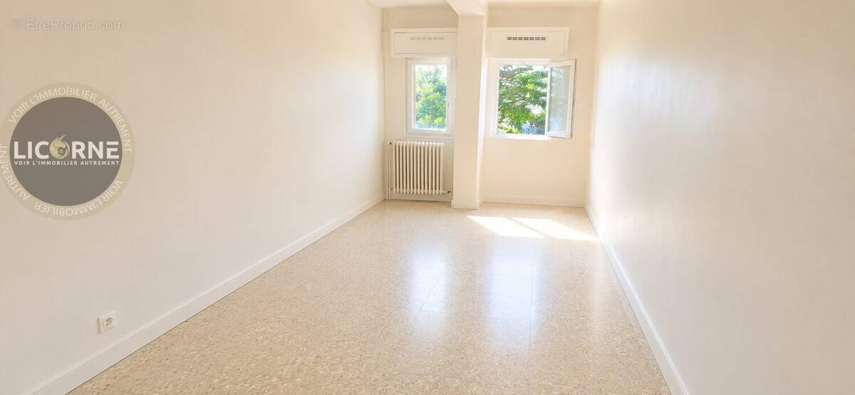 Sudette côté fenêtres - Appartement à MARSEILLE-12E