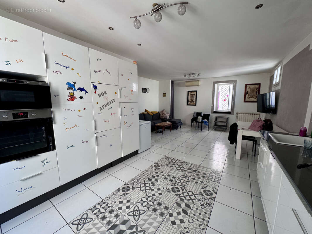 Appartement à MARSEILLE-16E