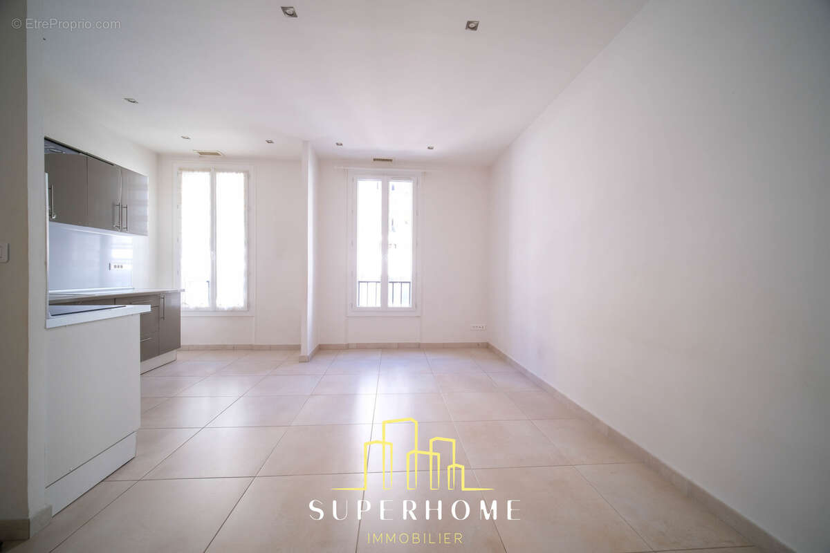 Appartement à MARSEILLE-6E