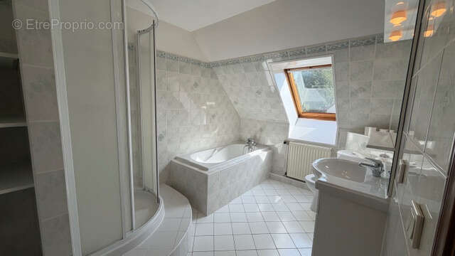 Maison à VERNEUIL-EN-HALATTE