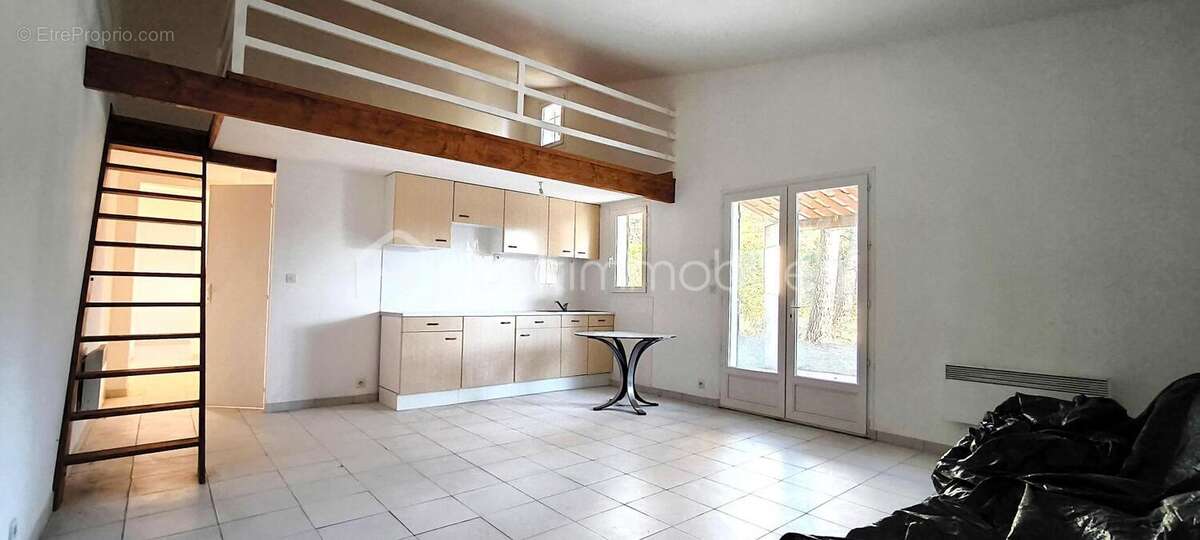 Maison avec un jardin et un garage , au pied du Luberon , sur Cheval-Blanc - photo 4