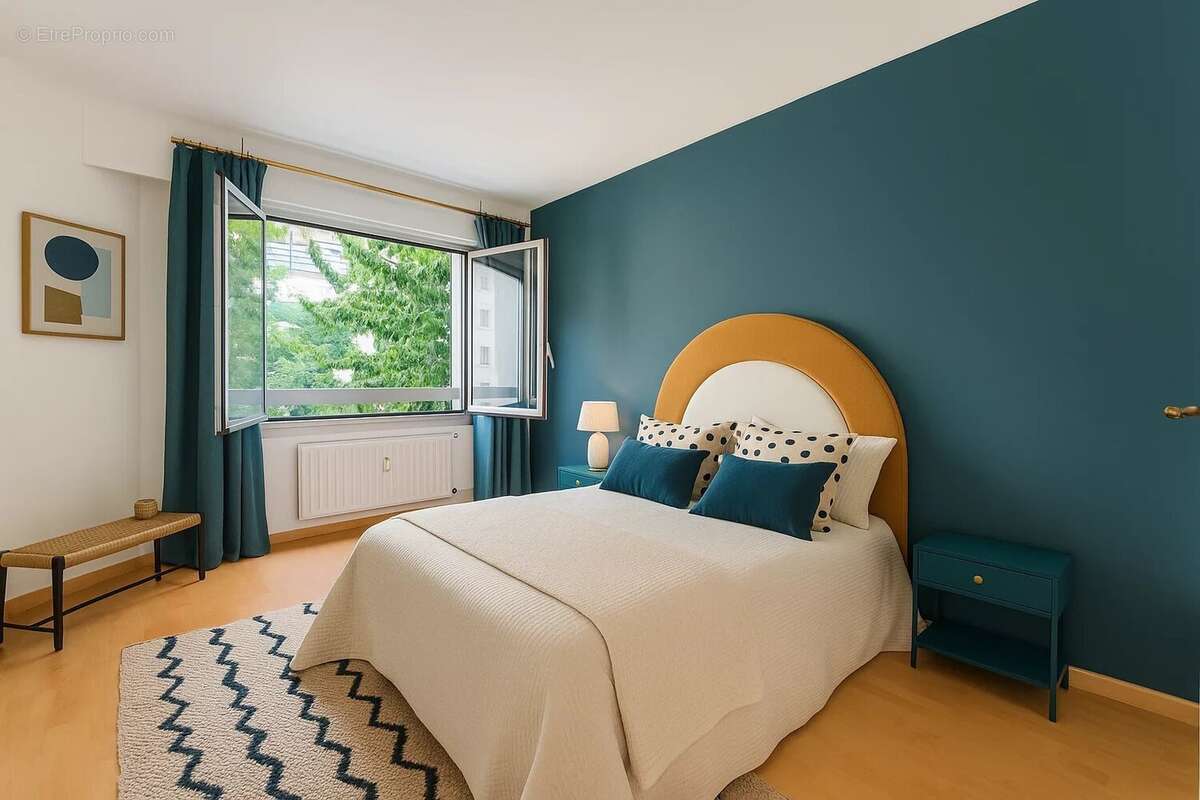 Appartement à COURBEVOIE