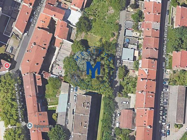 Terrain à SAINT-ETIENNE