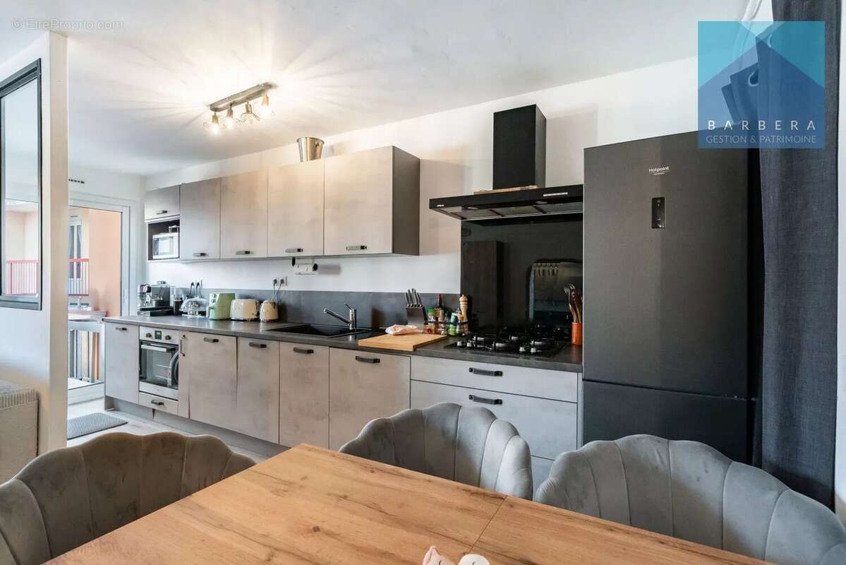 Appartement à SAINT-LAURENT-DU-VAR