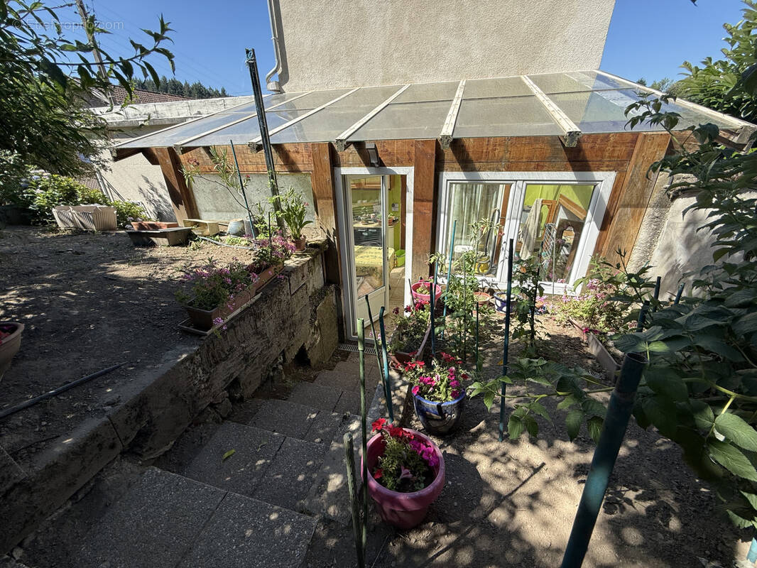 Maison à LA MONNERIE-LE-MONTEL