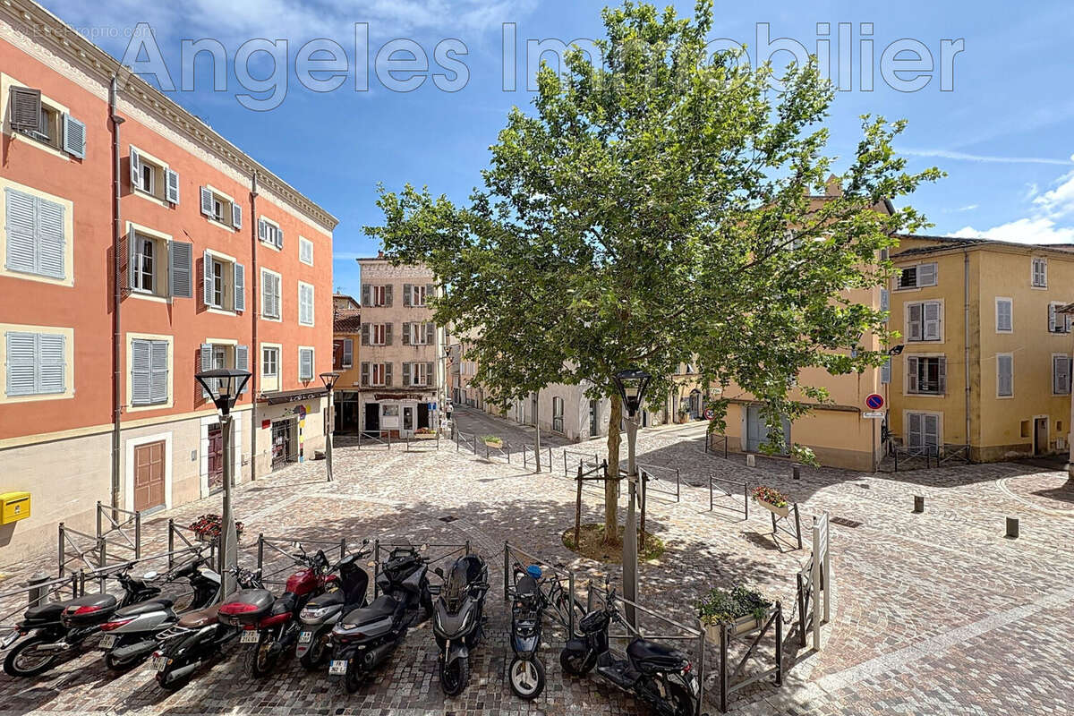 Appartement à VALLAURIS