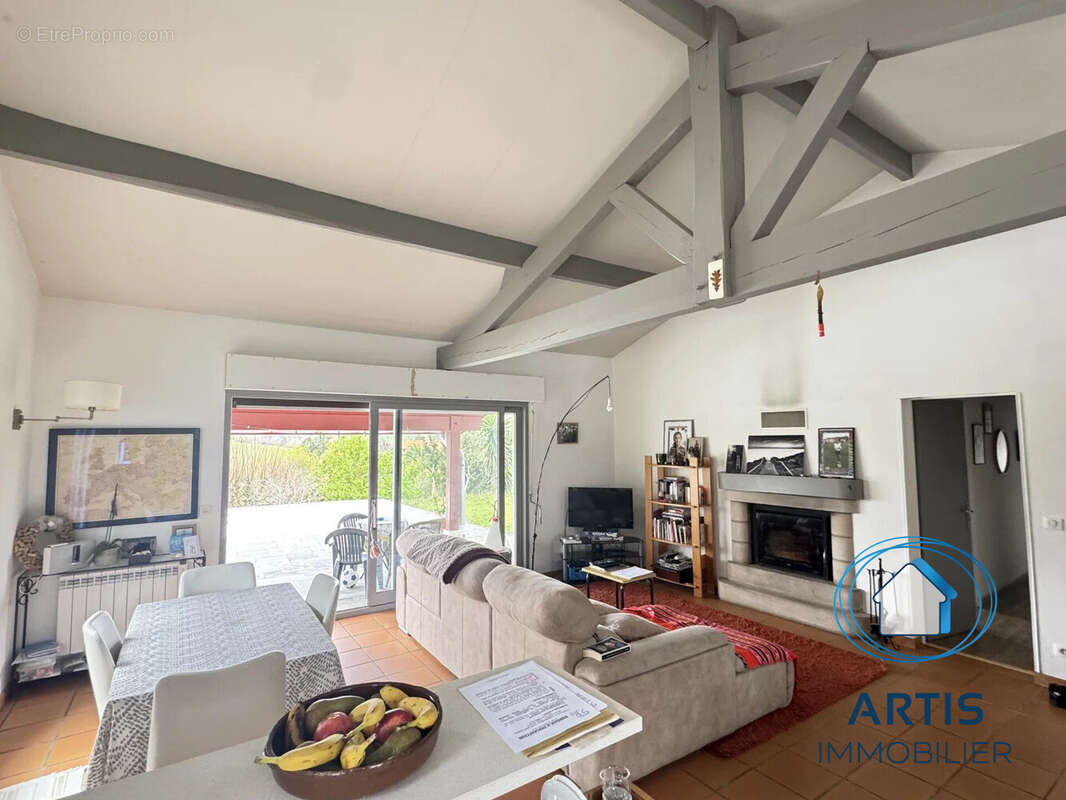 Maison à SAINT-PEE-SUR-NIVELLE