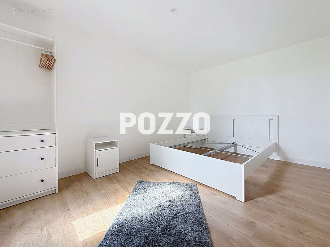 Maison à LA RIVIERE-SAINT-SAUVEUR