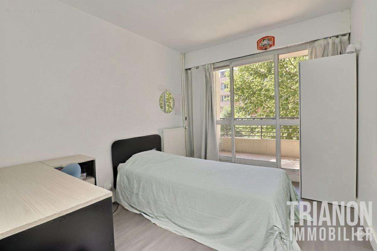 Appartement à LE MESNIL-LE-ROI