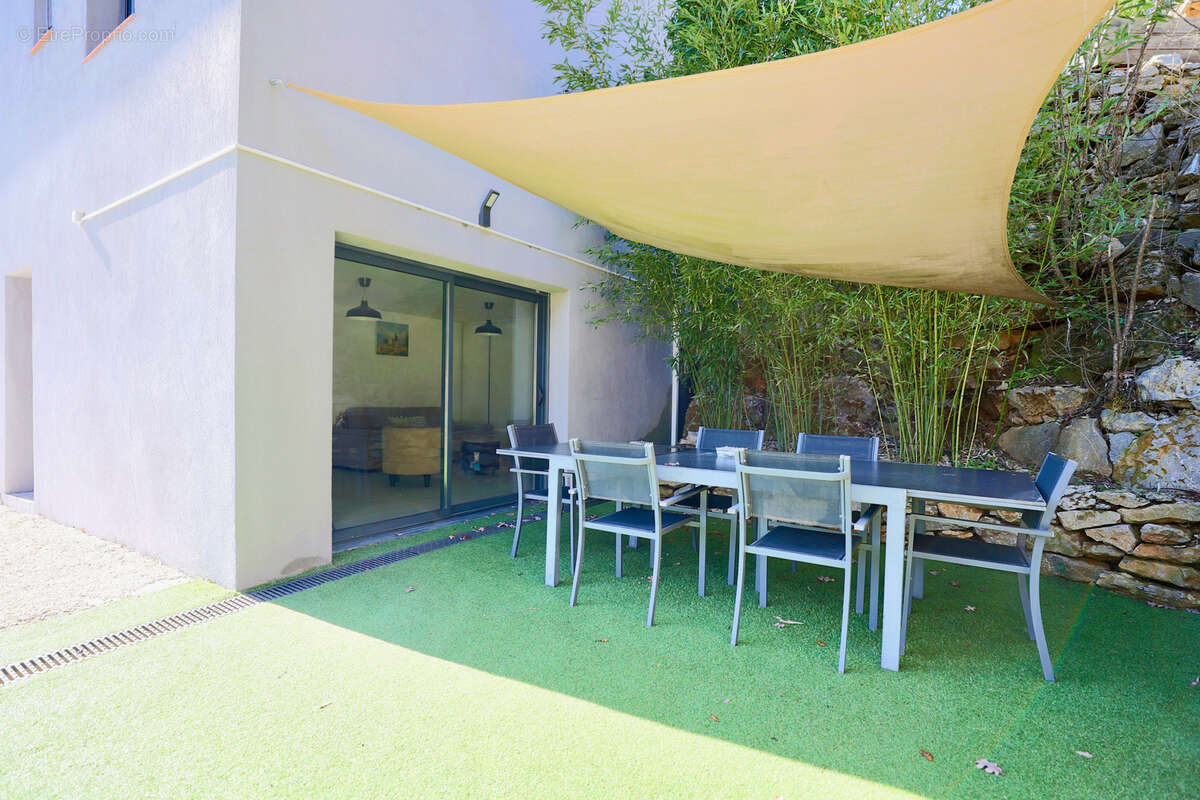 Maison à MEOUNES-LES-MONTRIEUX