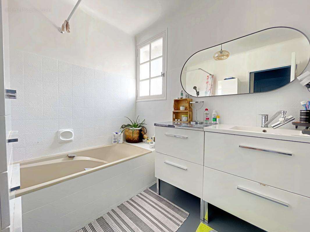 Maison à GREOUX-LES-BAINS