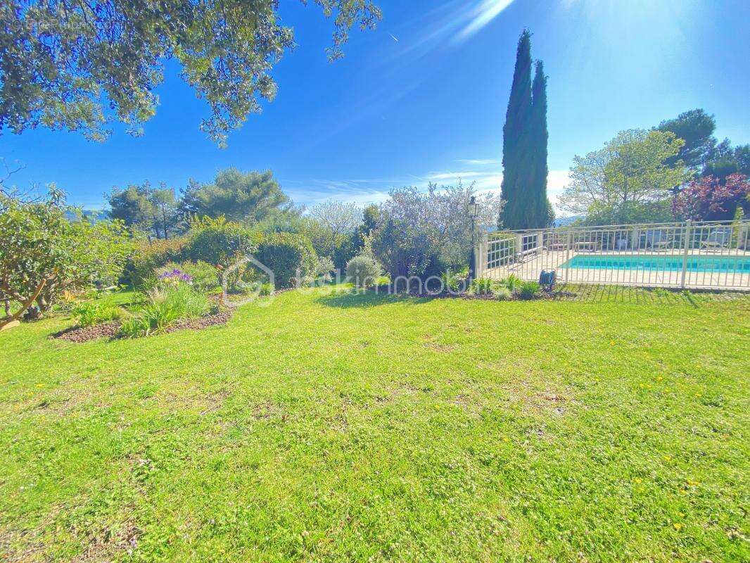 Maison à POURRIERES