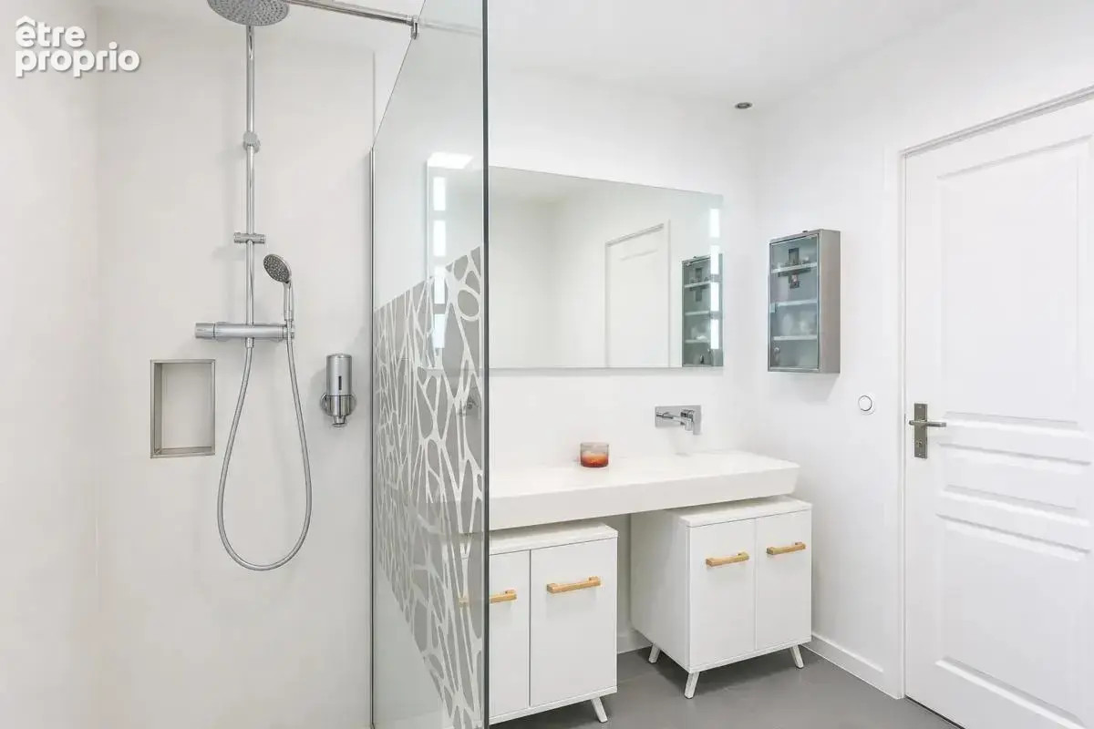 Maison de 8 pièces de 210 m² à Saint-Cyr-sur-le-Rhône - photo 20
