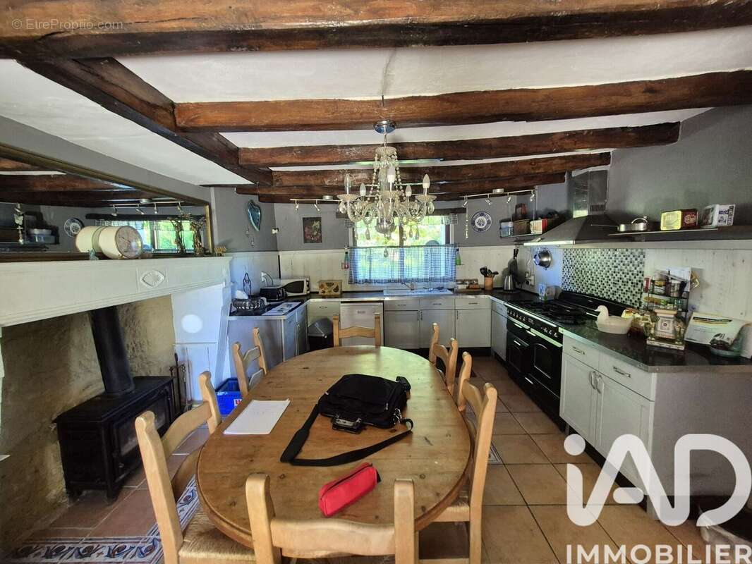 Maison 132 m² à Fontenille  - photo 3