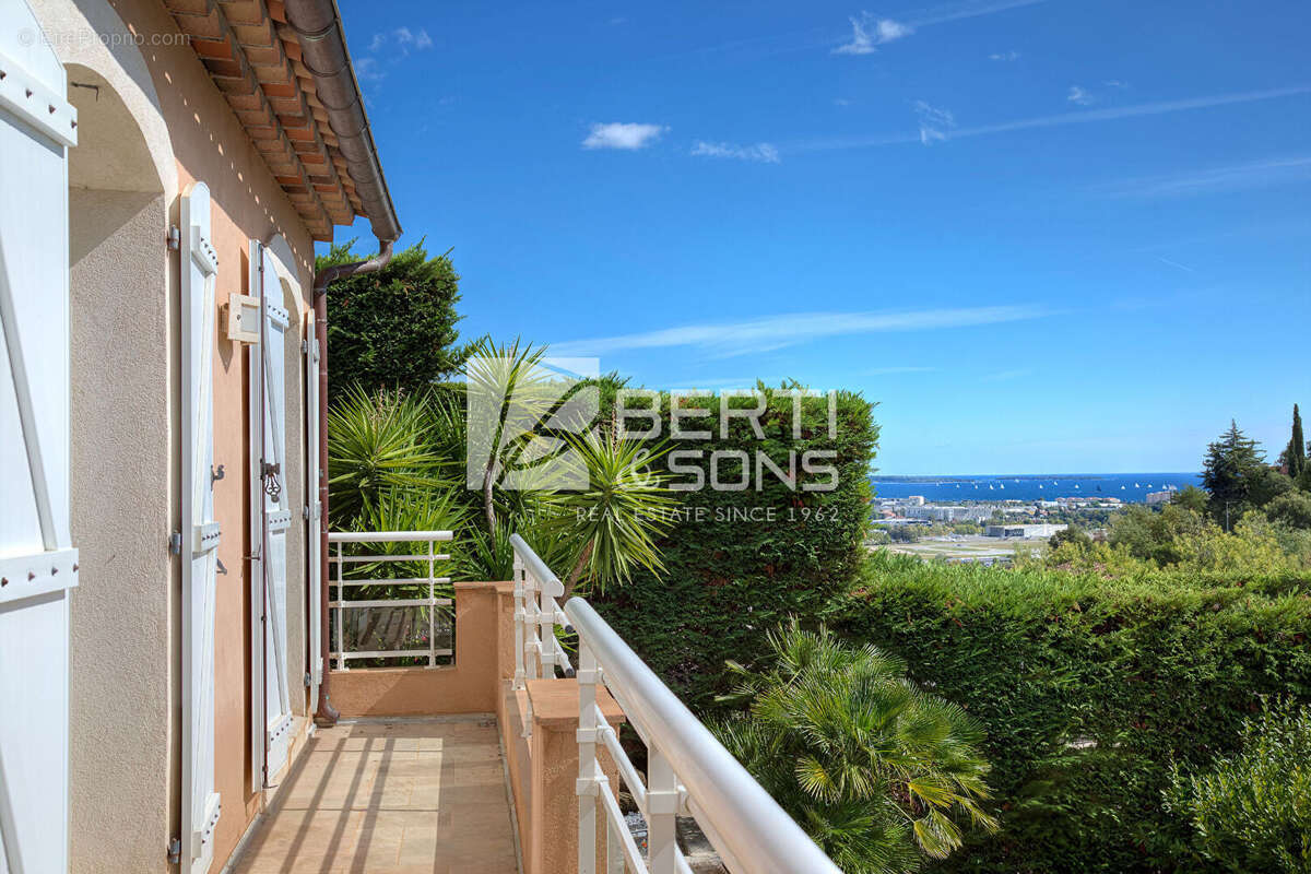 Maison à MANDELIEU-LA-NAPOULE