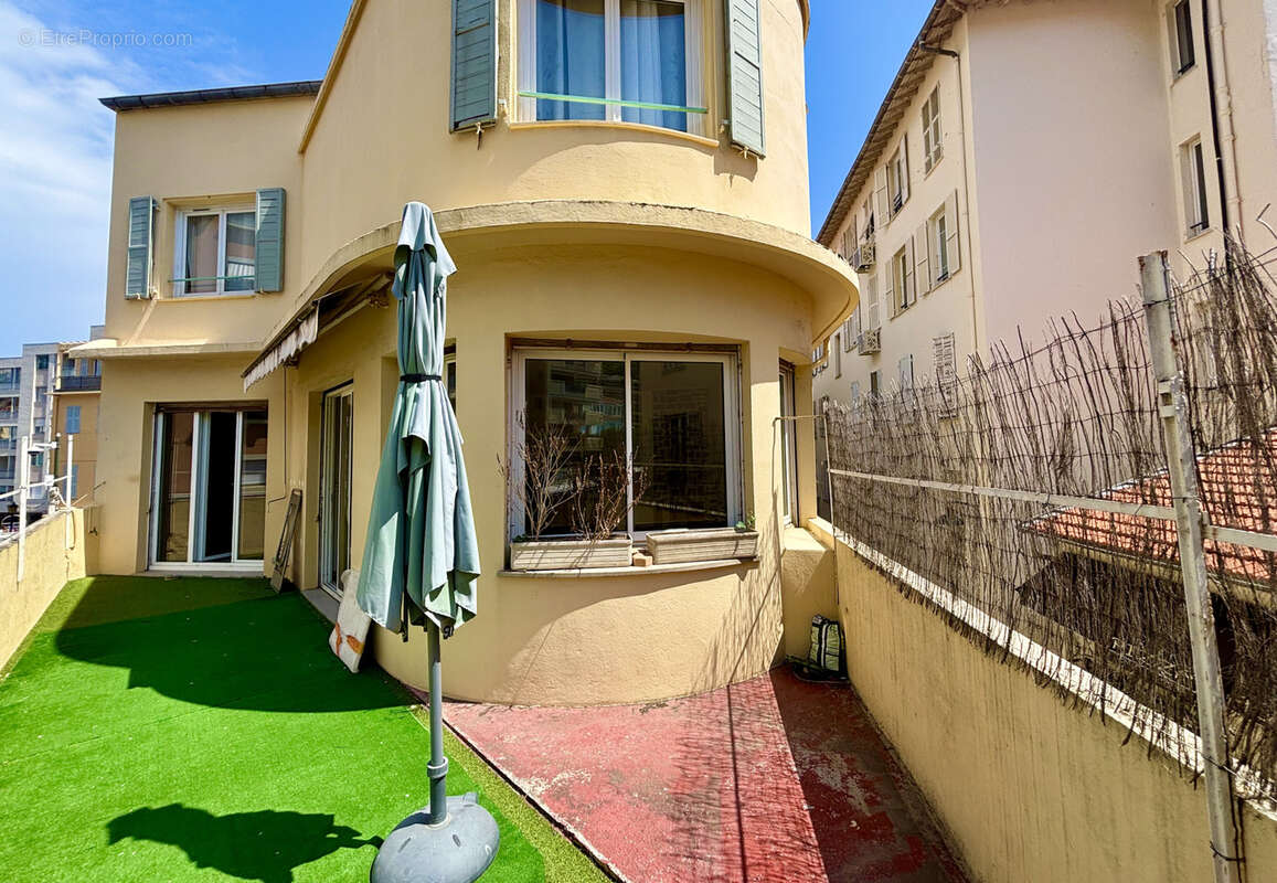 Appartement à BEAULIEU-SUR-MER