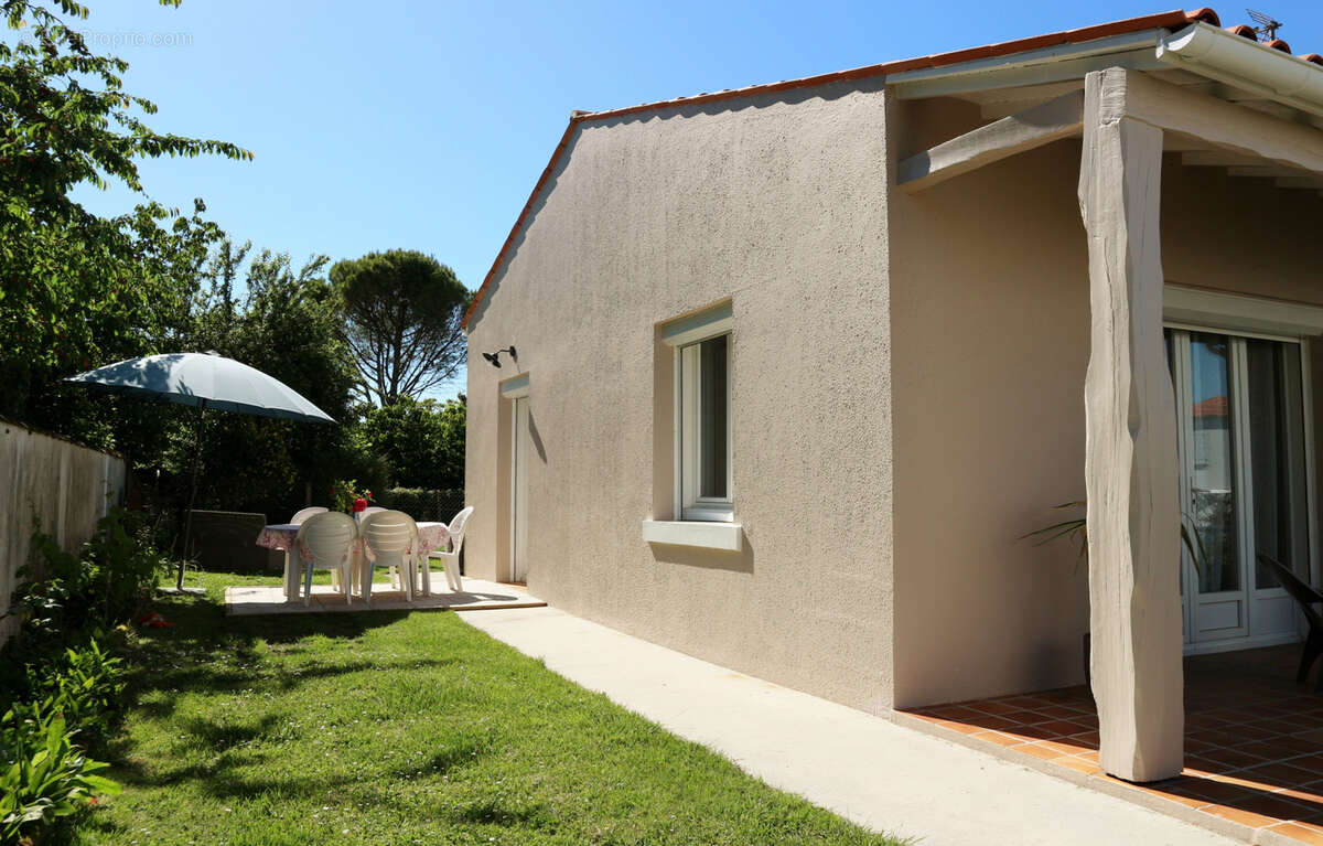 Maison à SAINTES