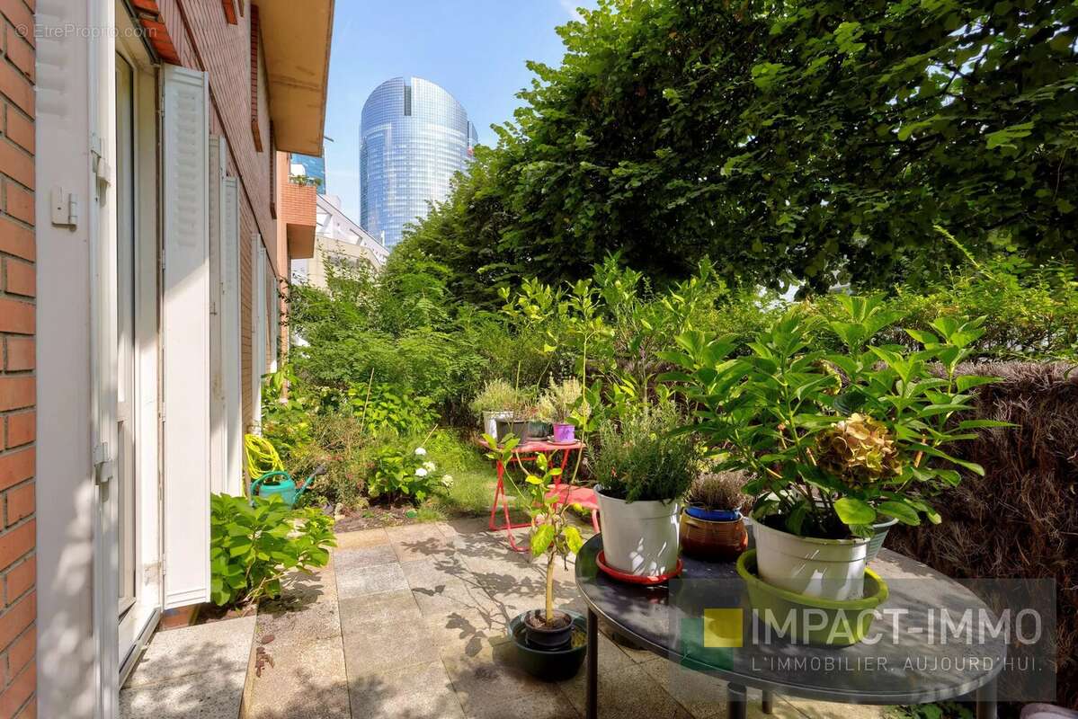 Puteaux – rez de jardin 3 pièces de 68 m² + jardin + terrasse + parking - photo 6