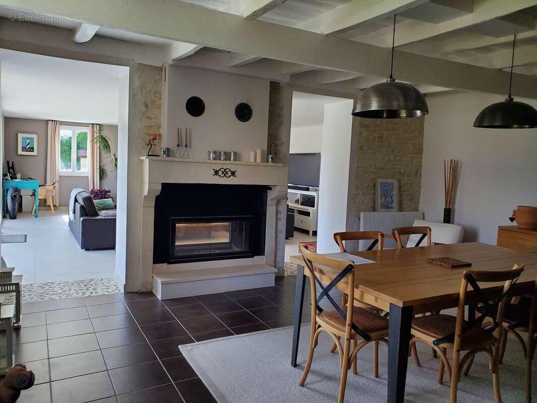 Maison à COULGENS
