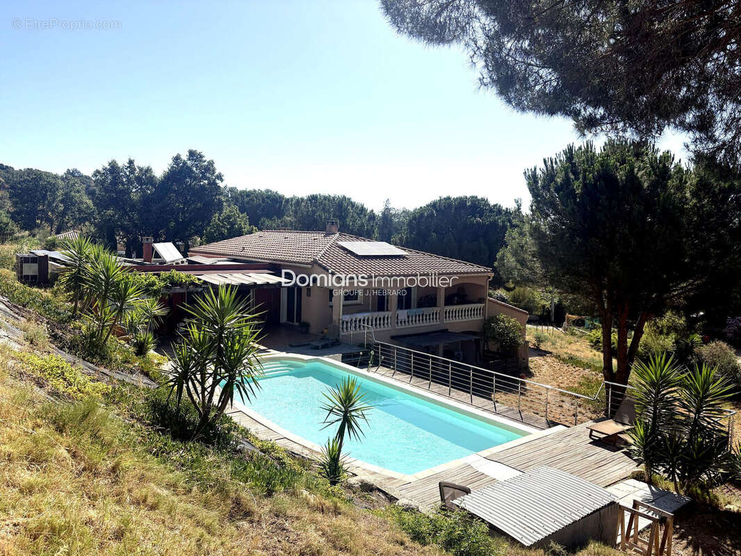 Maison 284 m² à Millas  - photo 2