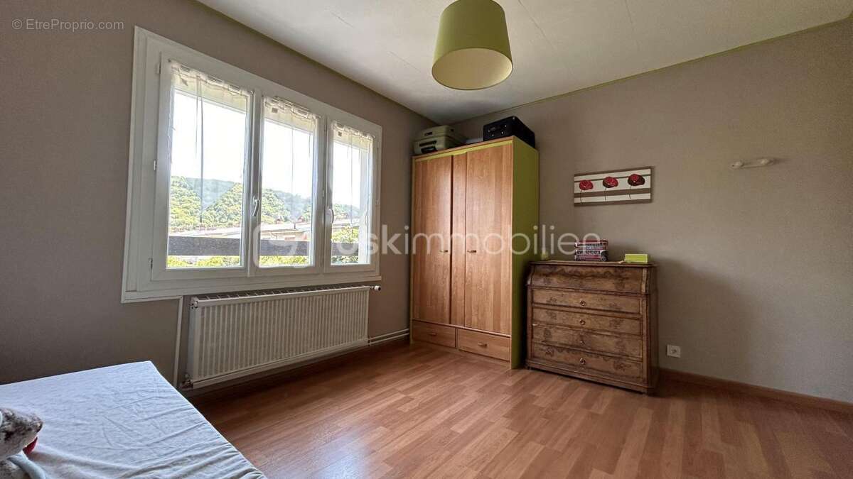 Maison mitoyenne T5 de 95 m² avec jardin  – Rue Lucien-Sampaix, Échirolles - photo 11