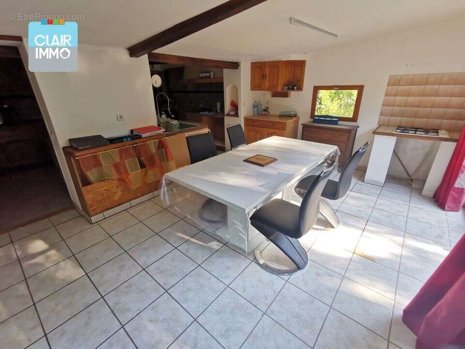 À La Chapelle-Saint-Sauveur - Longère de 287 m² avec - Maison à LA CHAPELLE-SAINT-SAUVEUR