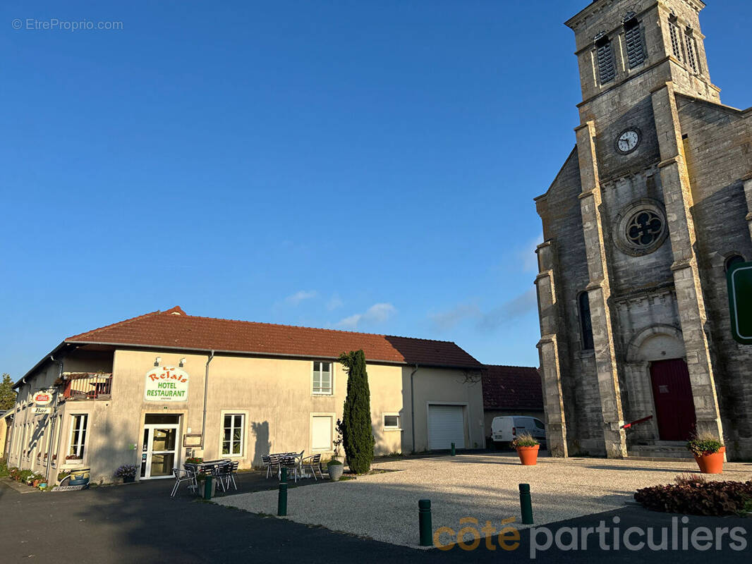 Appartement à SAINT-CHRISTOPHE-EN-BOUCHERIE
