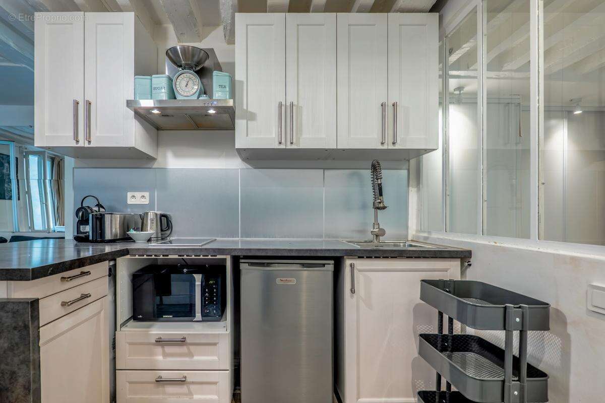 Appartement à PARIS-1E