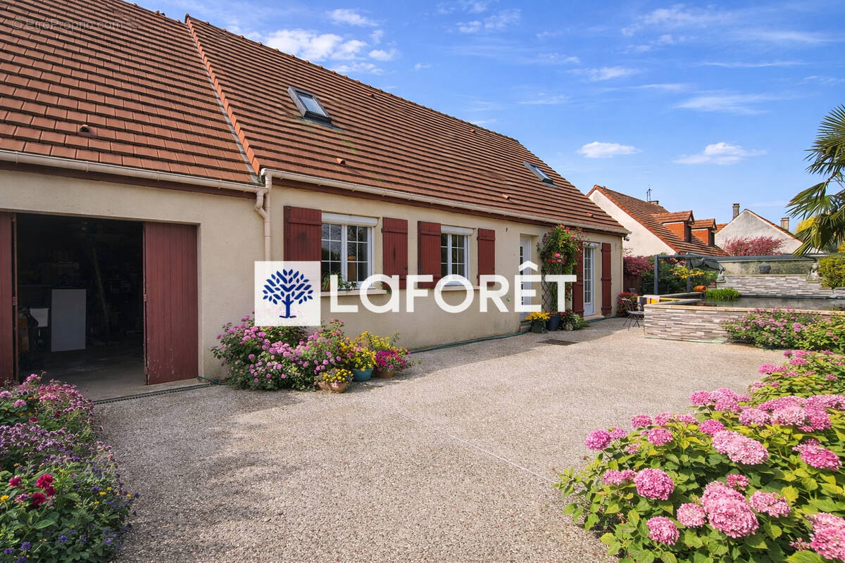 Maison à ROZAY-EN-BRIE