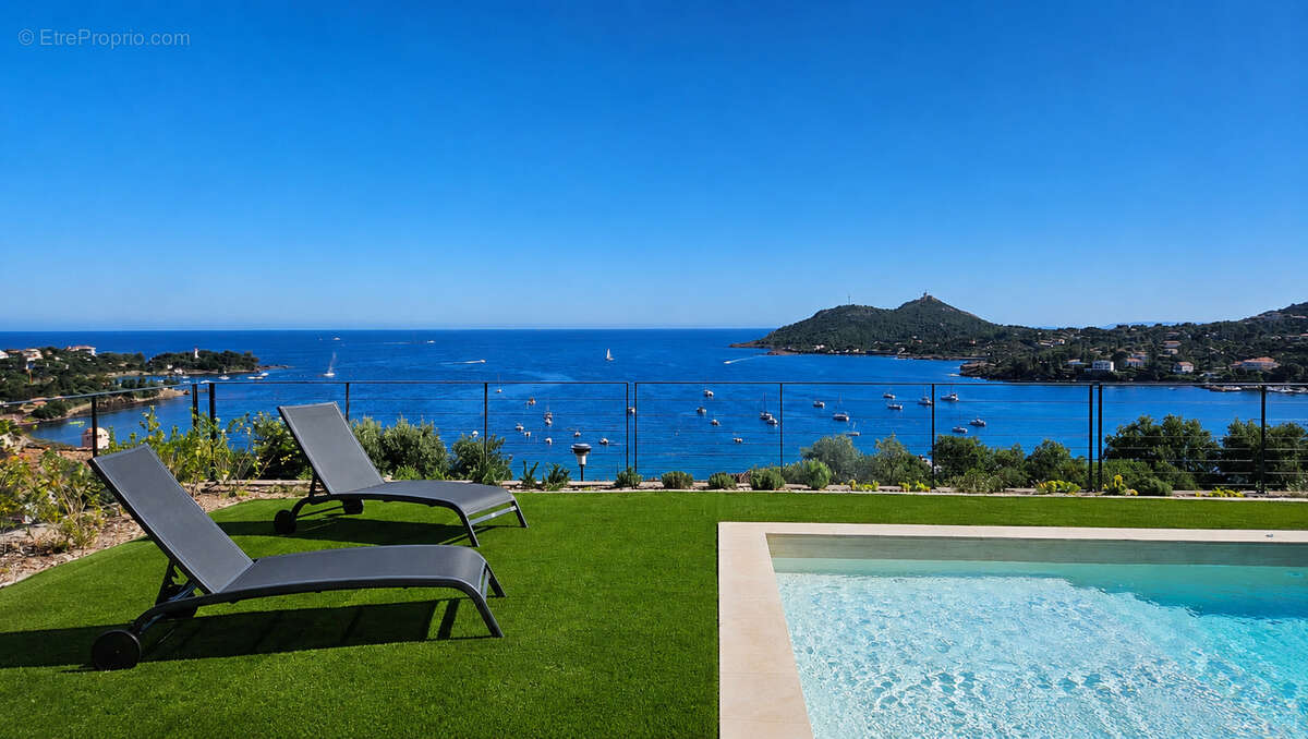 Villa contemporaine vue mer panoramique a agay a vendre - photo 2