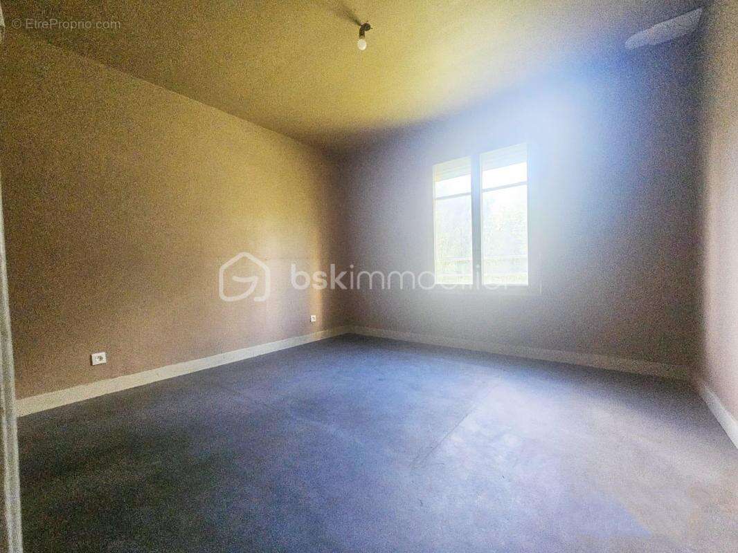 Maison à VANNES-SUR-COSSON