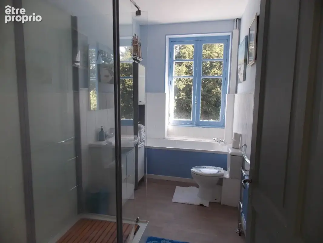 Belle maison individuelle en pierre rénovée de 6 chambres avec belle piscine et grand jardin attenant. - photo 9