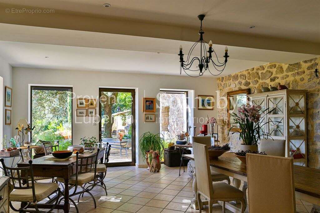 Maison à VAISON-LA-ROMAINE