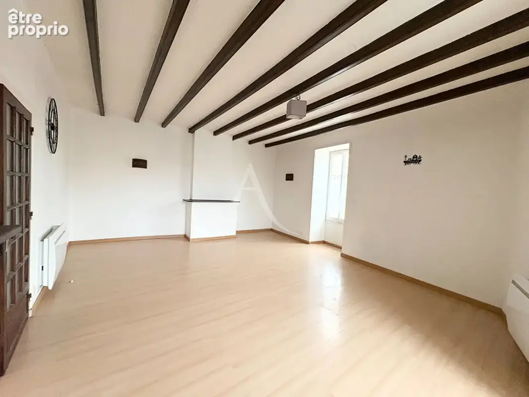 Maison - 2 logements (70m²) - Nalliers - 142m² - photo 2