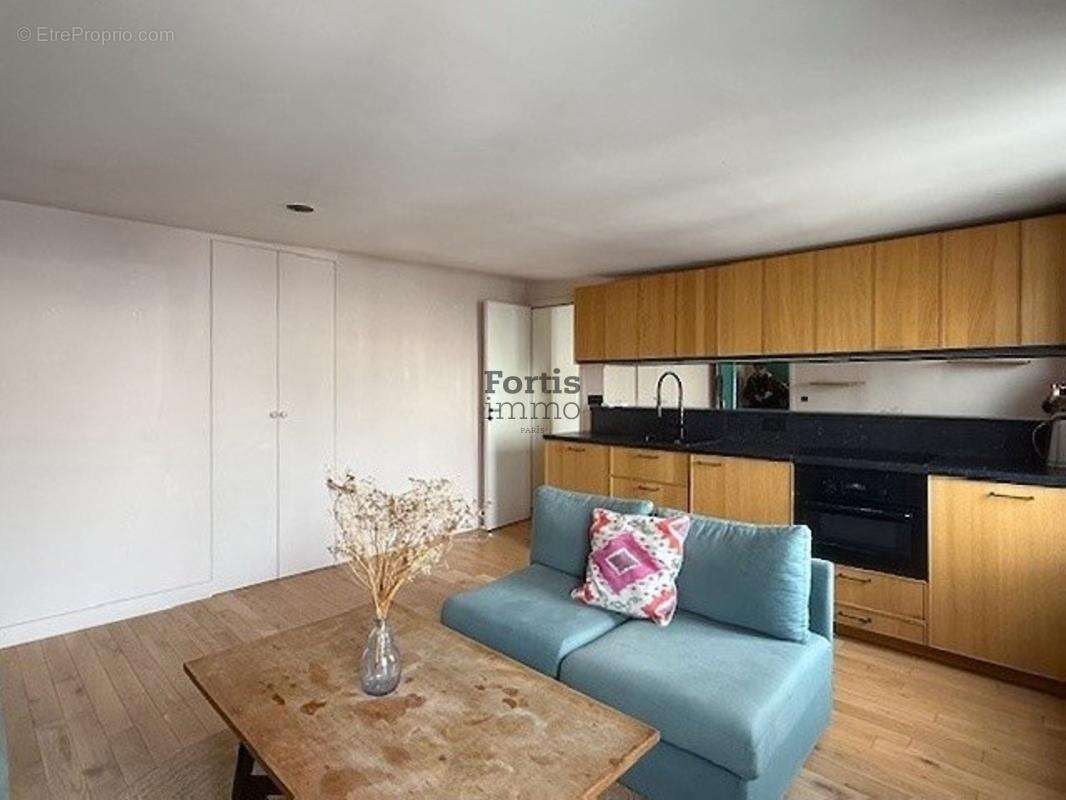 Appartement à PARIS-2E