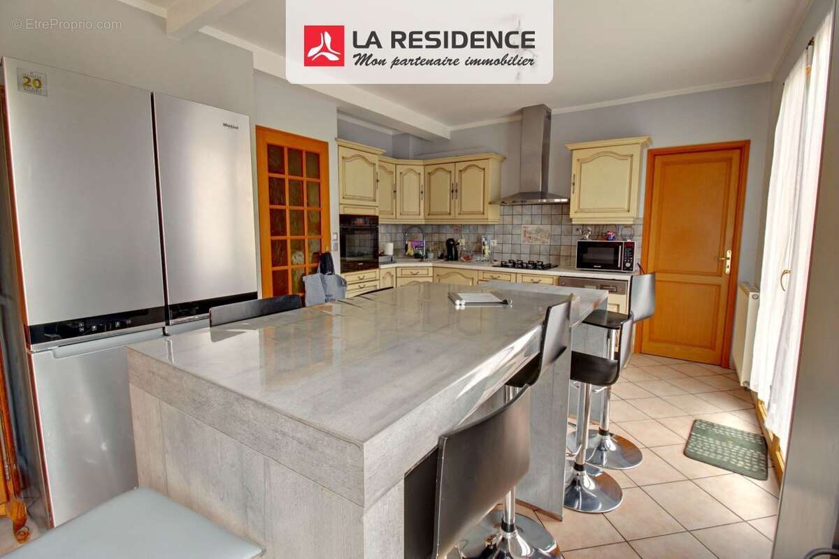Maison 136 m² à Eragny  - photo 3