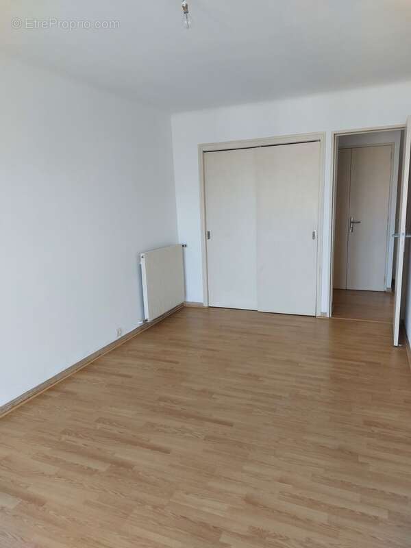 Hyères Gare - Appartement T3 - 77m² - Avec  garage individuel - photo 7