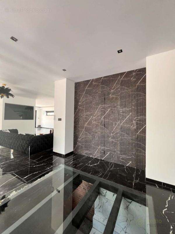 Maison 244 m² à Feignies  - photo 8
