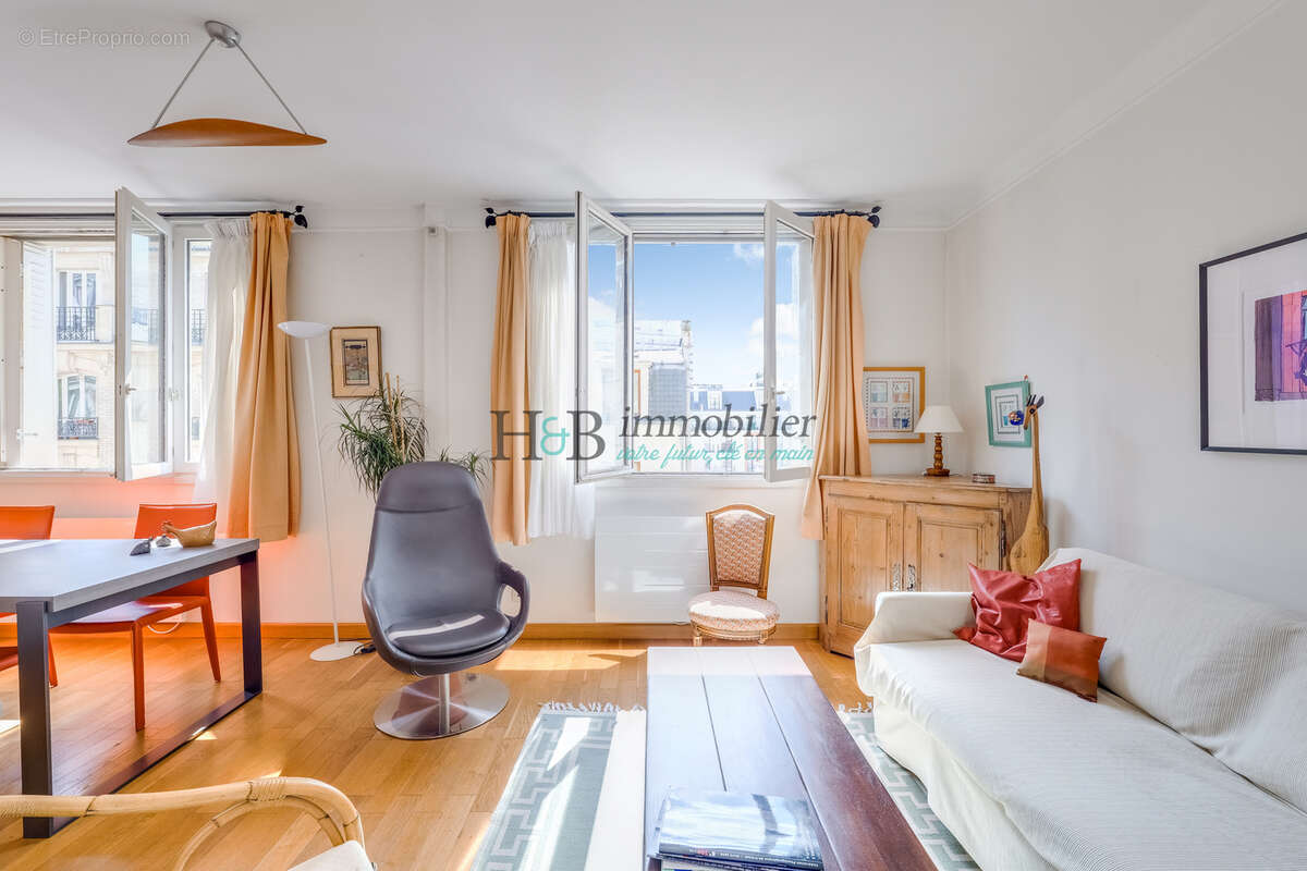 Appartement à PARIS-14E