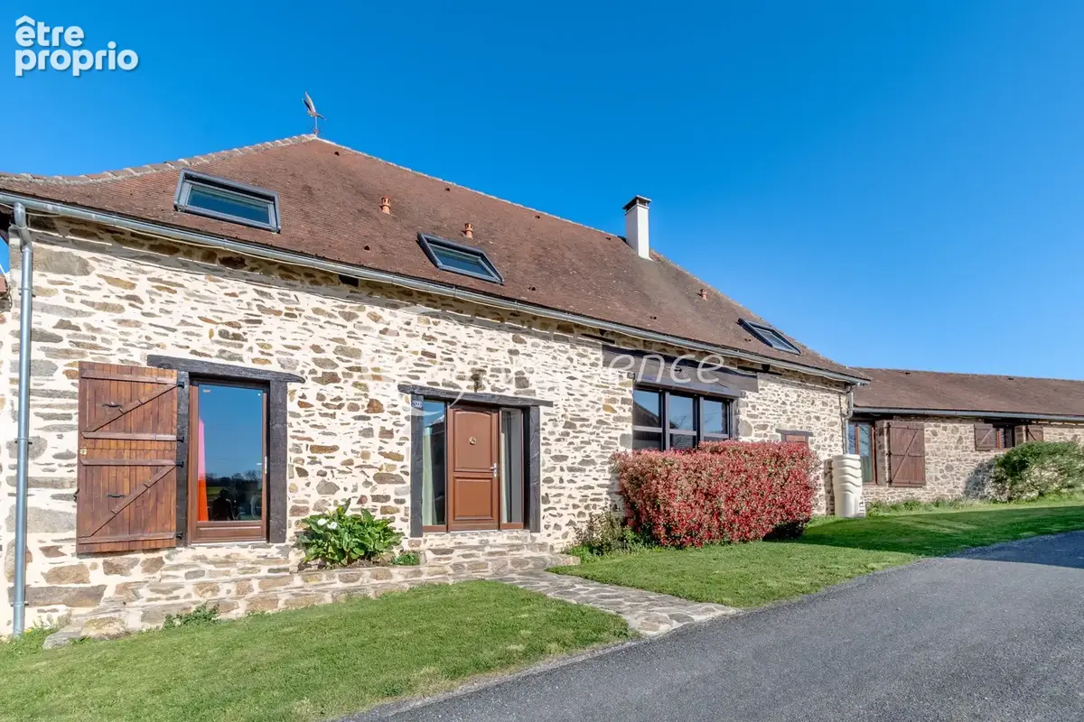 Grange rénovée de 204 m2 et gîte T3 indépendant de 72 m2 - photo 2