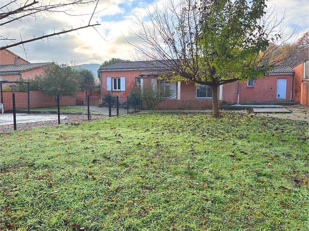 Maison à MALATAVERNE