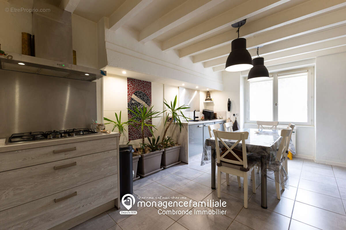 Maison à SAINT-PRIEST-DES-CHAMPS