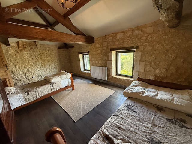 Maison à SAINT-SORLIN-DE-CONAC