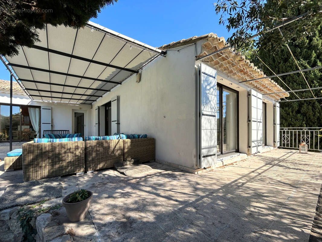 Maison à SAINT-QUENTIN-LA-POTERIE