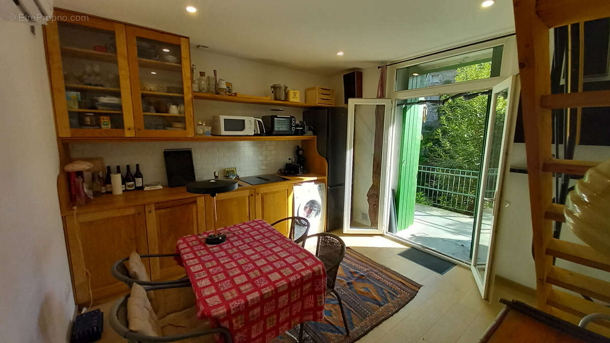 Maison à COLOMBIERES-SUR-ORB