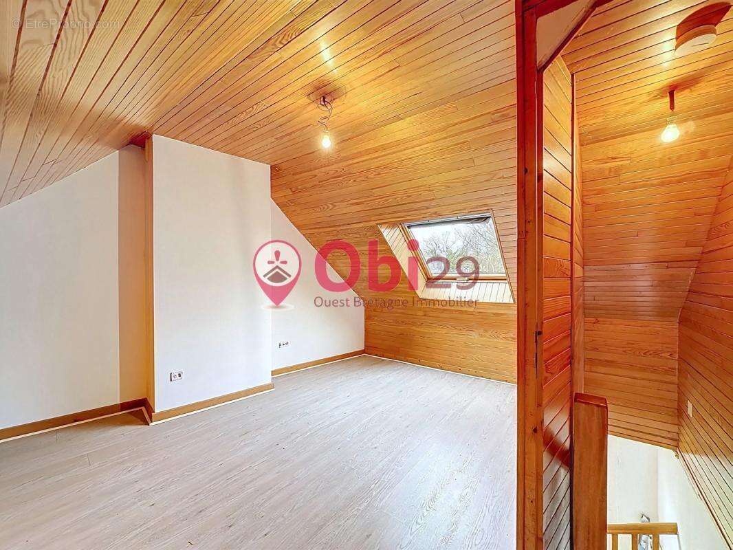 Maison familiale aux beaux volumes – Châteaulin - photo 11