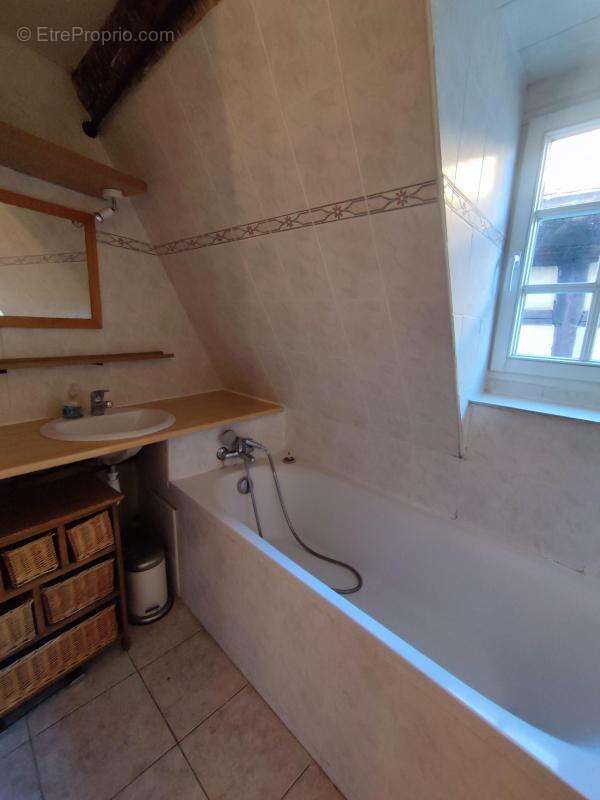 Appartement T2 place du corbeau À Vendre - photo 5