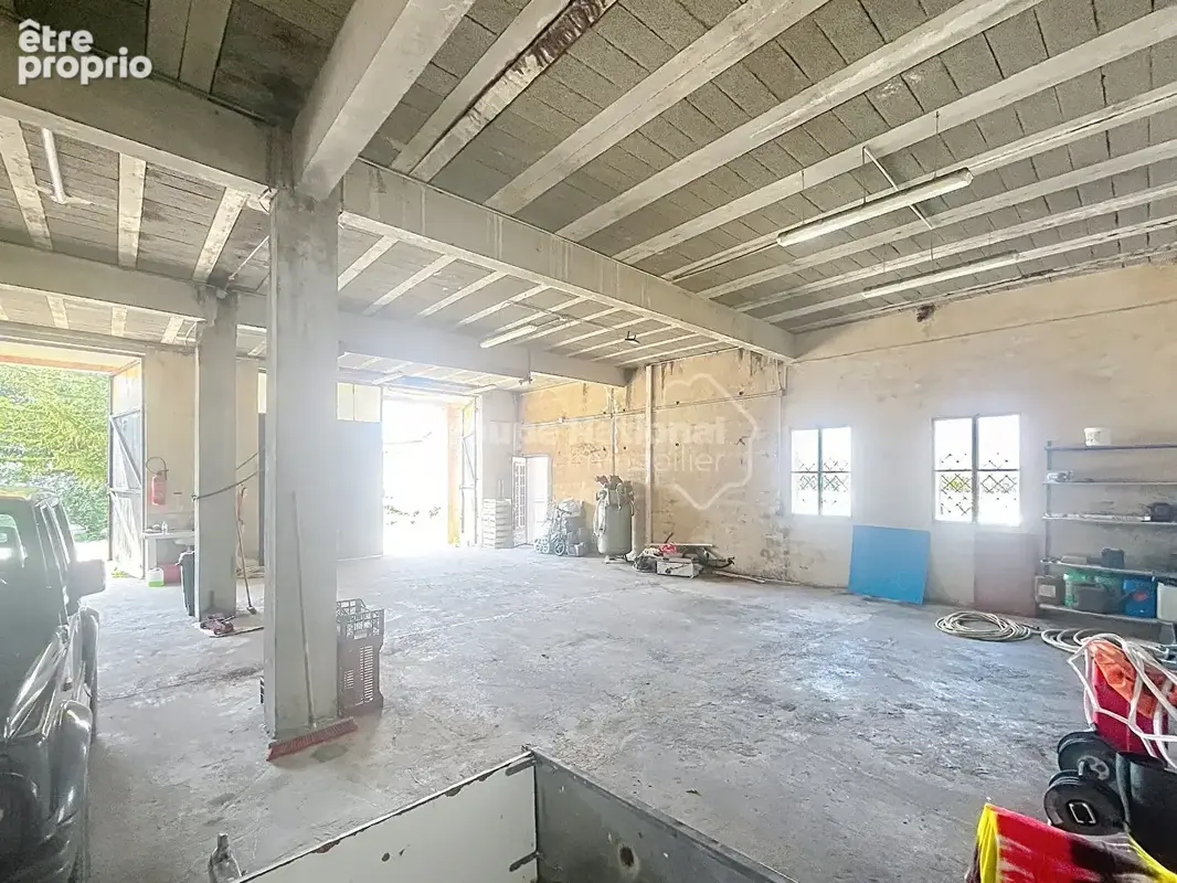 Exceptionnel à Châteauneuf-du-Pape : Hangar de 170 m² sur terrain de 250 m²  environs Potentiel Loft - photo 10