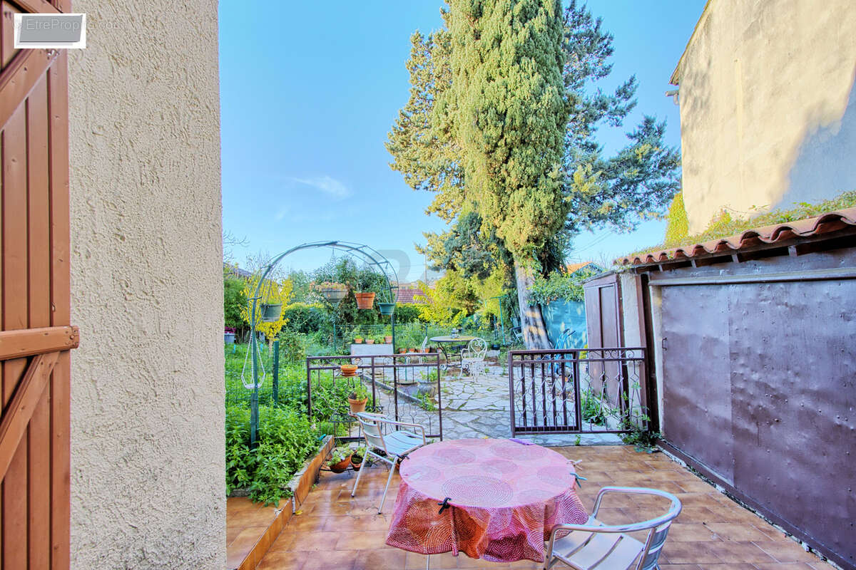 À vendre : Maison T3 de 67 m2 à rénover   Toulon Ouest - photo 2