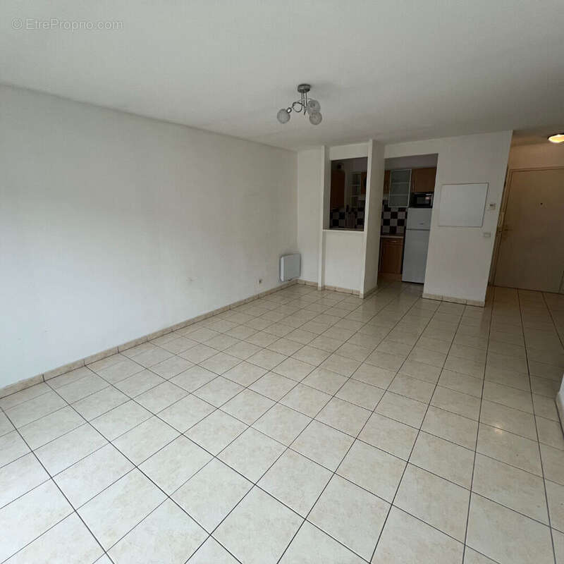 Appartement à LES PAVILLONS-SOUS-BOIS